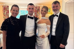 家有四女一男！太陽報：曼聯(lián)傳奇羅伊-基恩參加兒子的婚禮