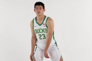 6投1中！媒體人：林葳被雙人包夾&擠掩護(hù)去拼命防守 克制了出手?jǐn)?shù)