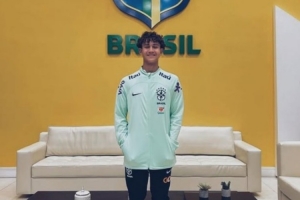 每體：巴薩在密切關(guān)注16歲的巴西新星扎巴雷利