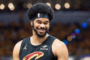 隊(duì)記：阿倫遭遇左手無名指末節(jié)指骨非移位性骨折 明日出戰(zhàn)成疑