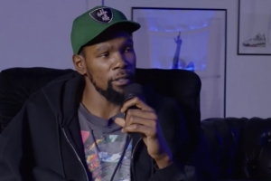 杜蘭特：我外婆有17個(gè)兄弟姐妹 我表親多得數(shù)不清 大概有200個(gè)吧