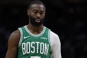 懷特：布朗不可思議關(guān)鍵時刻能挺身而出 這正是我們需要他做的