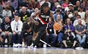 小楊替補(bǔ)待命！開拓者首發(fā)：霍勒迪/夏普/卡馬拉/阿夫迪亞/克林根