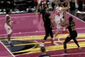 亨特防守犯規(guī)騎士挑戰(zhàn)成功改隊(duì)友南斯犯規(guī) 騎士賽季5次挑戰(zhàn)均成功