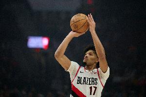 應(yīng)該讓我多打會兒！夏普僅出戰(zhàn)24分鐘 14中7&三分7中3砍19分4板