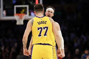 里夫斯調(diào)侃：我和東契奇之間充滿敵意 看到他重回賽場我挺高興