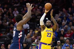 皮爾斯：負(fù)荷管理該只留給特定球員 比如恩比德太脆&詹姆斯太老