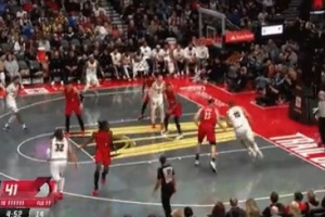 沖擊力十足！約基奇接球順勢轉身過掉防守 雙手暴力虐筐