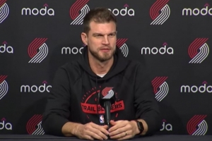 斯普利特：我們可以在某些時(shí)段派楊瀚森上場 他必須要有耐心