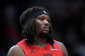 小楊還有機(jī)會(huì)嗎？斯普利特：羅威今日可以出戰(zhàn)！