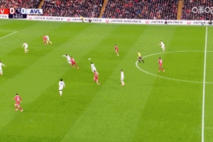 頗具威脅！索博斯洛伊遠射，可惜偏出球門