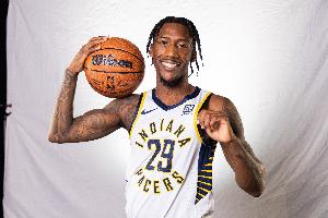 西卡：昆頓-杰克遜毫無畏懼為球隊(duì)注入了能量 喜歡他的打球方式