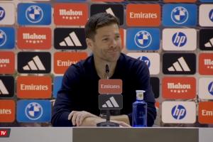 賽前不在安菲爾德訓(xùn)練，阿隆索：這樣就不會(huì)被200臺(tái)攝像機(jī)拍??