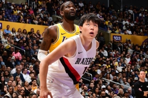 媒體人：楊瀚森目前確實打不上輪換 他在NBA的發(fā)展命運在他自己
