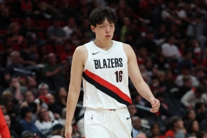 媒體人：阿夫迪亞霍勒迪周末都去參加活動(dòng)了 楊瀚森這是加班訓(xùn)練