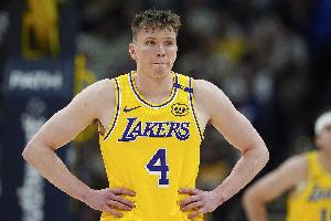 沒起色！克內(nèi)克特11分鐘4中1拿到3分出現(xiàn)2犯規(guī) 正負(fù)值-6