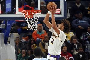 海斯：短傳配合策應(yīng)和持球組織大概是我比賽中最擅長(zhǎng)的部分