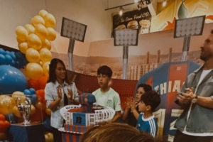 紅藍(lán)之心！網(wǎng)傳梅西兒子蒂亞戈以巴薩主題派對(duì)慶祝13歲生日