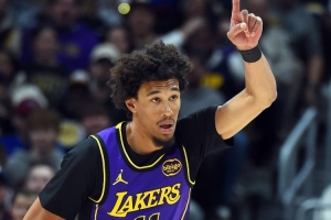 詹姆斯回歸球隊(duì)進(jìn)攻？海斯：顯然那是在你頭上增加的另一個(gè)怪物