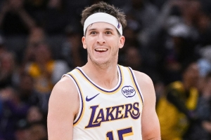 斯波：里夫斯是個開心果&能讓球館充滿活力 難以置信他今年的表現(xiàn)