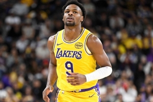 東契奇：你永遠(yuǎn)不知道會(huì)不會(huì)有機(jī)會(huì)上場(chǎng) 而布朗尼做好了準(zhǔn)備