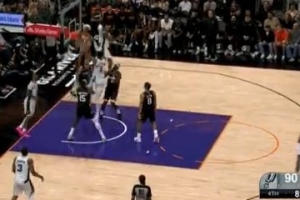 這是個傳球！文班亞馬籃下接瓦塞爾傳球空接暴扣