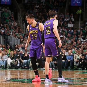 徐靜雨：老詹還能爭(zhēng)得過(guò)里夫斯嗎？懸了 湖人是白人三少的時(shí)代了