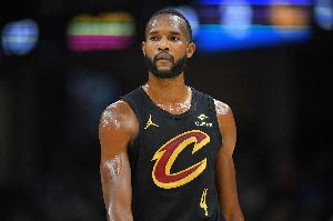 手感一般！小莫布里16投6中得到14分8板5助3斷1帽 正負值+13