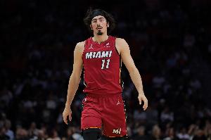 兩隊(duì)本場比賽罰球?qū)Ρ龋簾峄?6罰25中 湖人23罰19中