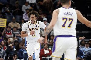 接球就投扔三分？海斯：那只是一個(gè)節(jié)奏中的投籃 我經(jīng)常練這個(gè)