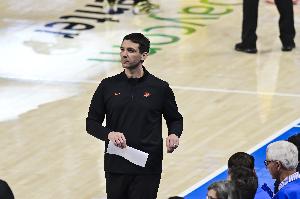 全隊(duì)33次助攻！戴格諾特：重要的是球隊(duì)在投籃低谷期展現(xiàn)的堅(jiān)持