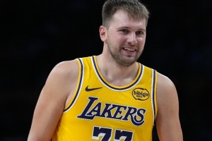 東契奇：通常我與里夫斯都有好表現(xiàn)但今天不是 好在全隊(duì)都站出來(lái)