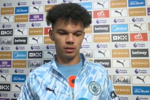 奧賴?yán)汗m德的慶祝動(dòng)作我也沒懂，多納魯馬說對(duì)面進(jìn)球犯規(guī)了