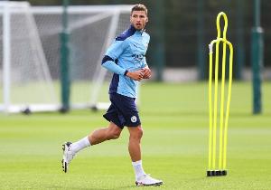 官方：魯本-迪亞斯因對社區(qū)工作的卓越貢獻，被授予PFA社區(qū)冠軍獎