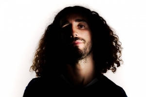 切爾西發(fā)布?xì)W冠客戰(zhàn)卡拉巴赫海報(bào)：庫(kù)庫(kù)雷利亞單人出鏡