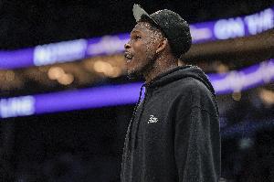 Scotto：愛(ài)德華茲已獲批準(zhǔn)進(jìn)行對(duì)抗性籃球訓(xùn)練 復(fù)出計(jì)劃正常推進(jìn)