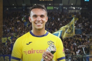 斯基拉：米蘭、國米、羅馬關(guān)注維羅納21歲前鋒吉奧瓦尼