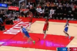 門神珠聯(lián)璧合！伊森鬼手搶斷 助攻阿門快攻反擊單臂炸扣