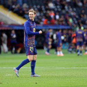 世體：德容和卡薩多歐冠再吃黃牌就要停賽，巴薩快沒后腰用了