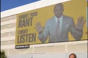 膨脹了！A-史密斯在達(dá)拉斯做廣告：我“入侵”了這里 也愛這里