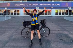 ??馬卡：一位圣吉羅斯死忠10天騎行1570公里，觀看球隊客戰(zhàn)馬競