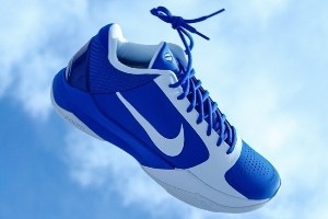 又新增一款大學配色！肯塔基大學發(fā)布校隊專屬Kobe 5 PE