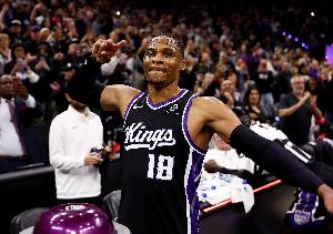 后衛(wèi)籃板王！威少：老實(shí)說(shuō) 我覺(jué)得我是歷史上籃板最好的后衛(wèi)