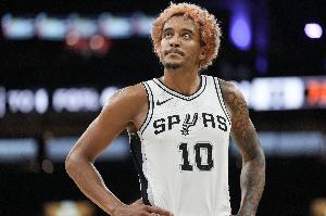 狀態(tài)低迷！索漢半場4投0中&三分2中0 僅得到0分2板2助