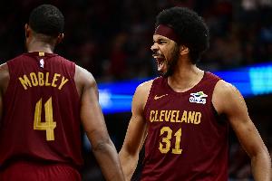 輕輕松松！騎士雙塔皆砍下兩雙：小莫布里18+10&阿倫16+14