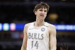 高效難救主！布澤利斯12中8&三分5中2拿到20分 另有8板3助2斷1帽