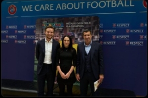 歐足聯(lián)官方：菲戈、拉基蒂奇成為歐足聯(lián)兒童基金會董事會成員