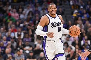 力戰(zhàn)舊主！威少外線開炮三分命中 三節(jié)已砍21分外加6板8助