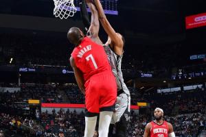 媒體人：曾經(jīng)劃時(shí)代球員KD不像自己 全新劃時(shí)代球員文班一錘定音