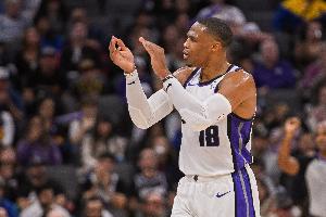 威少上一次連續(xù)三場20+是在2023年1月 當(dāng)時還效力于湖人